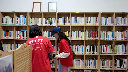 Hero-pic_organizing-books-in-the-library