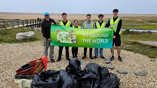 Hero-pic_marine-litter-pick-with-weymouth-_-portland-marine-litter-project_wb