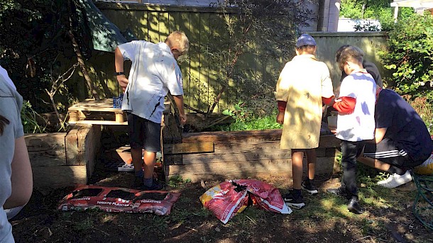 Hero-pic_maintain-the-schools-garden-planters_web